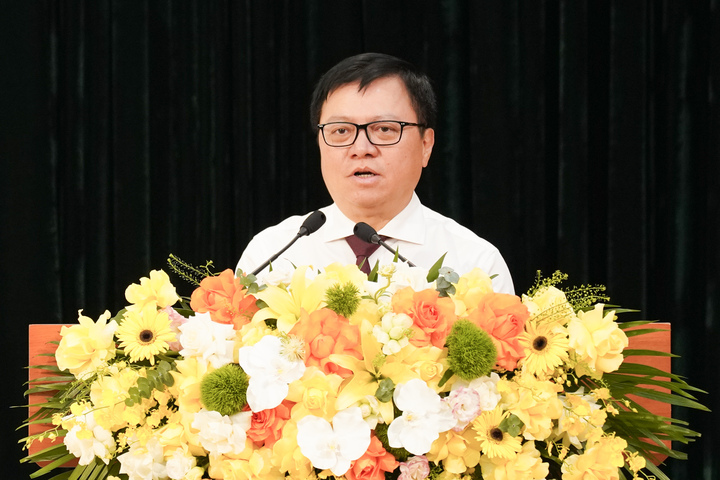 Ông Lê Quốc Minh, Tổng Biên tập Báo Nhân Dân, Phó Trưởng ban Tuyên giáo và Dân vận Trung ương, Chủ tịch Hội Nhà báo Việt Nam phát biểu.