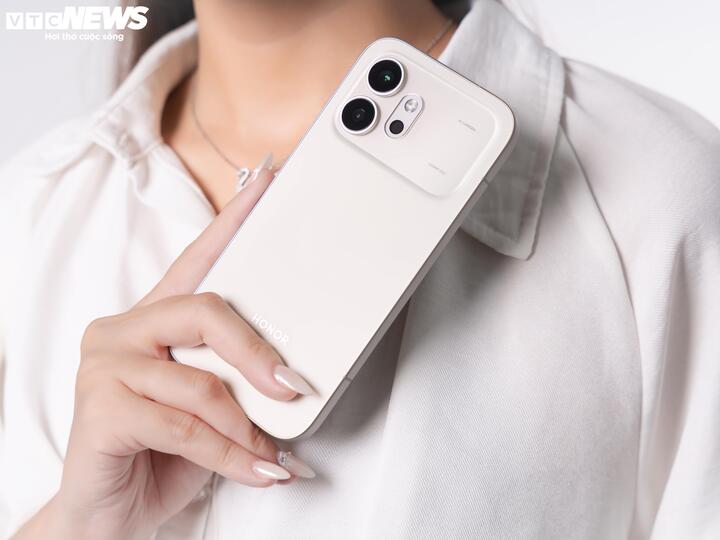 Honor 600 được bán với giá từ 17,99 triệu đồng. (Ảnh: Đ.V)