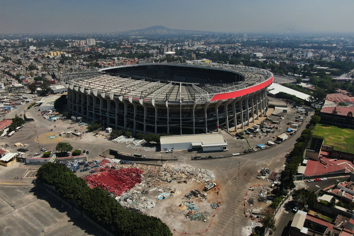Sân vận động Azteca nhìn từ bên ngoài. (Ảnh: AP)
