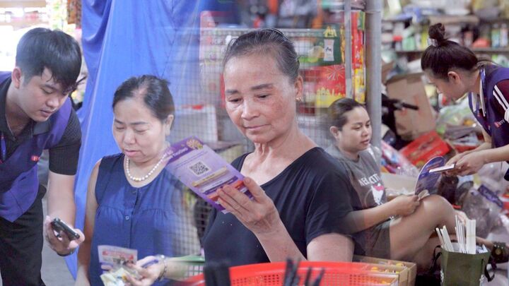 Bất chấp nắng nóng, Finy 'xuống chợ' giải nhiệt vốn cho tiểu thương - 2