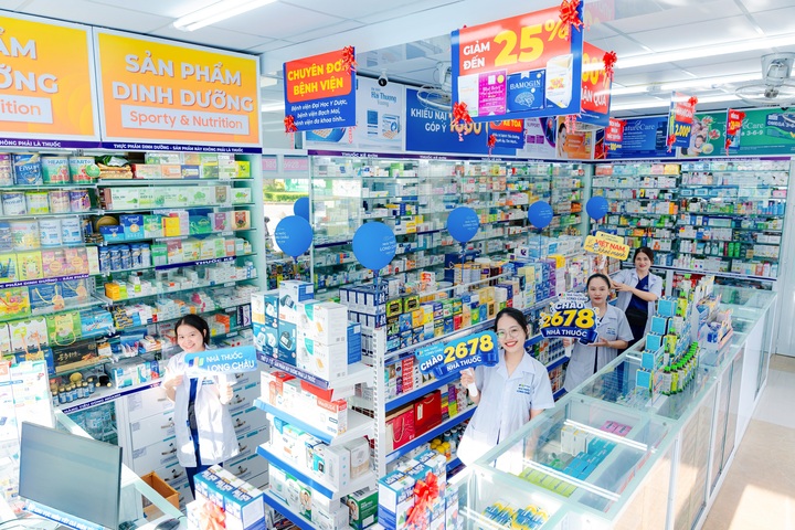 Hơn 22.000 dược sĩ Long Châu - lực lượng hỗ trợ cộng đồng tại các điểm chạm y tế cơ sở.