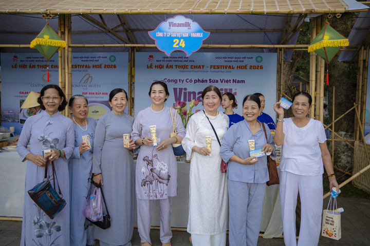 Đại diện Ban tổ chức, Đại đức Thích Huệ Trọng đánh giá, sự xuất hiện của Vinamilk để lại nhiều ấn tượng tốt đẹp trong lòng người dân và du khách tham dự. “Nhiều người dân, đặc biệt là trẻ em và người cao tuổi bày tỏ sự vui mừng, phấn khởi khi nhận được những sản phẩm thuần chay ý nghĩa trong không khí đầm ấm, thiện lành của mùa Phật Đản”, Đại đức chia sẻ.