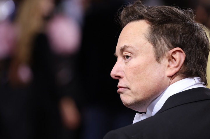 Elon Musk đang tạo nên cột mốc mới cho giới siêu giàu. (Ảnh: Reuters)