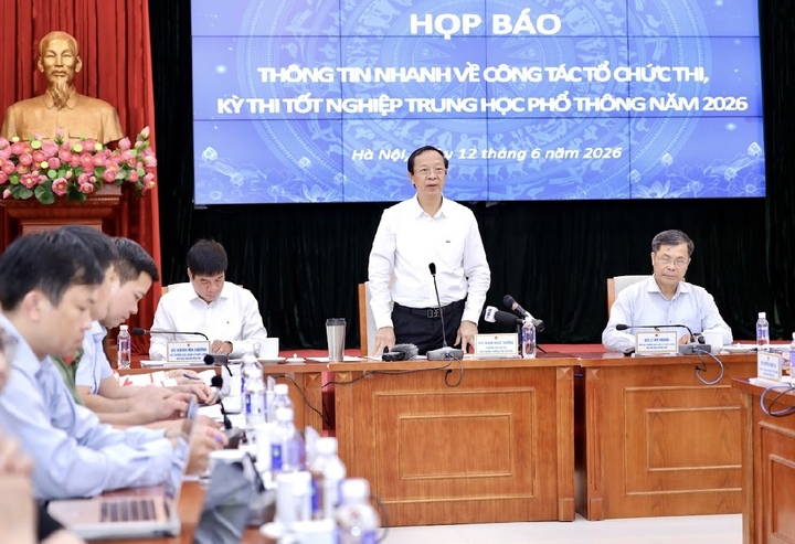 Toàn cảnh họp báo.