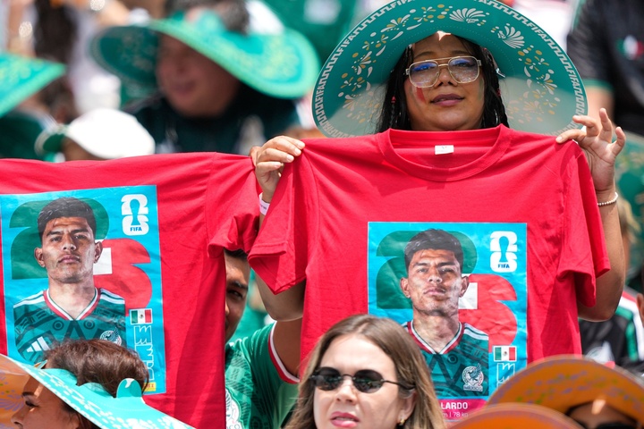 Cổ động viên Mexico trên khán đài. (Ảnh: Reuters)