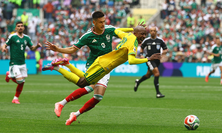 Mexico (áo xanh) giành chiến thắng đầu tiên tại World Cup 2026. (Ảnh: Reuters)