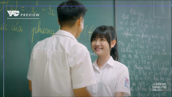 Cảnh tượng như mơ khiến Cương sung sướng.