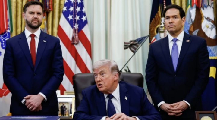 Phó Tổng thống JD Vance, Tổng thống Trump và Ngoại trưởng Marco Rubio tại Phòng Bầu dục. Ảnh: EPA