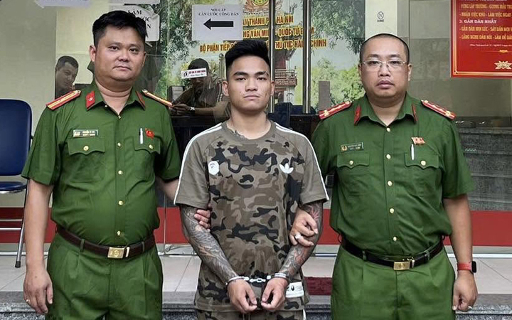 Đối tượng Nguyễn Tiến Lộc tại cơ quan công an sau khi bị bắt giữ.