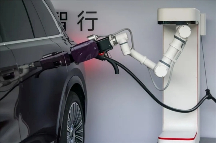 Thiết bị sạc tự động thuộc liên minh HIMA do tập đoàn Huawei quản lý vận hành.