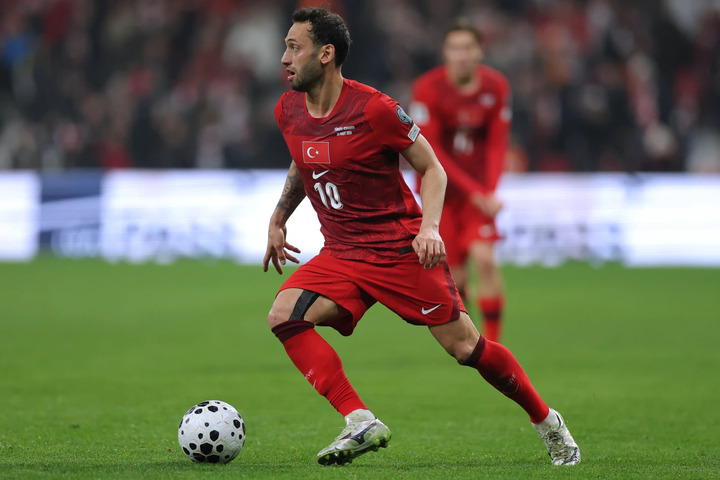 Đội trưởng Hakan Calhanoglu của đội tuyển Thổ Nhĩ Kỳ. (Ảnh: AP)