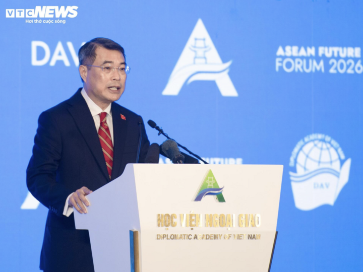 Thủ tướng Lê Minh Hưng phát biểu dẫn đề tại khai mạc Diễn đàn Tương lai ASEAN. (Ảnh: Viên Minh)