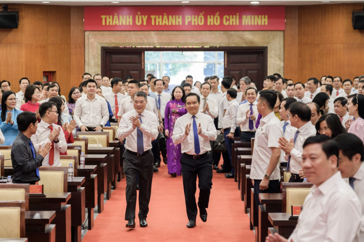 Thủ tướng biểu dương tinh thần đổi mới, làm việc quyết liệt của TP.HCM.