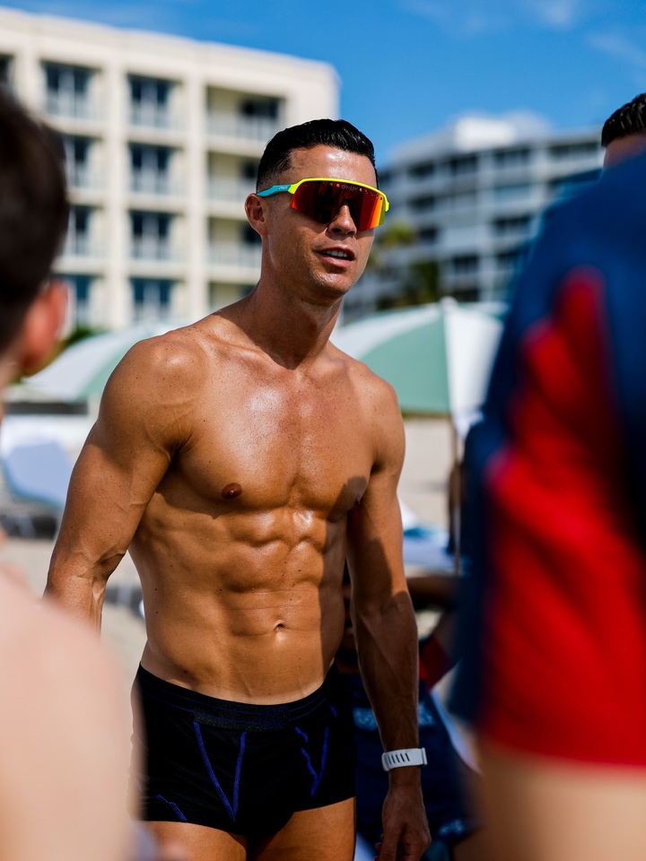 Ronaldo đăng ảnh trong buổi tập đầu tiên lên mạng xã hội. (Ảnh: @cristiano/Instagram)