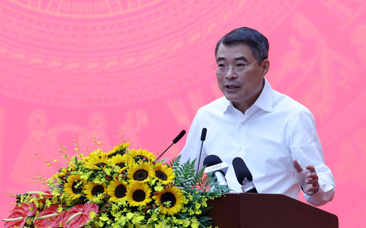 Thủ tướng Lê Minh Hưng phát biểu chỉ đạo nhiều nhiệm vụ quan trọng về thực hiện mục tiêu tăng trưởng hai con số sáng 13/6 tại TP.HCM. (Ảnh: VGP)