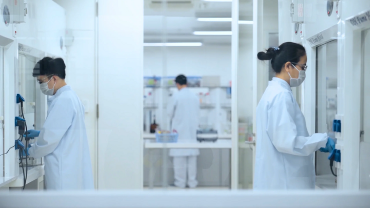 Kiểm soát nghiêm ngặt chất lượng đảm bảo sản phẩm luôn an toàn đến với người tiêu dùng.