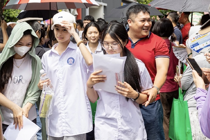 Tính đến sáng nay 15/6, toàn quốc có 17/34 tỉnh thành công bố điểm thi lớp 10 năm 2026. (Ảnh: Minh Đức)
