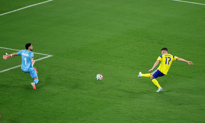 Gyokeres nâng tỷ số lên 3-1. (Ảnh: Reuters)