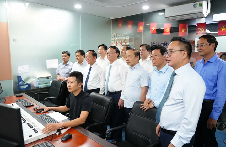 Trưởng Ban Tuyên giáo và Dân vận Trung ương: Báo chí cần có cách làm mới, tư duy sáng tạo - 5