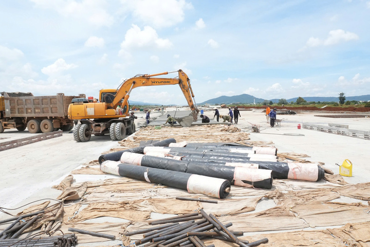 Sân bay Liên Khương đang được sửa chữa, nâng cấp.