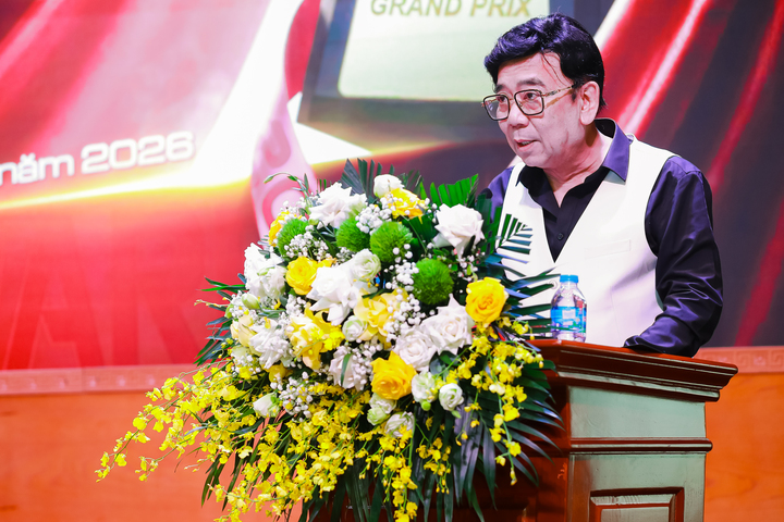 Nhà báo, Đạo diễn Nguyễn Trường Sơn - Chủ tịch Hiệp hội Quảng cáo Việt Nam, đồng Trưởng Ban Tổ chức phát biểu khai mạc họp báo.