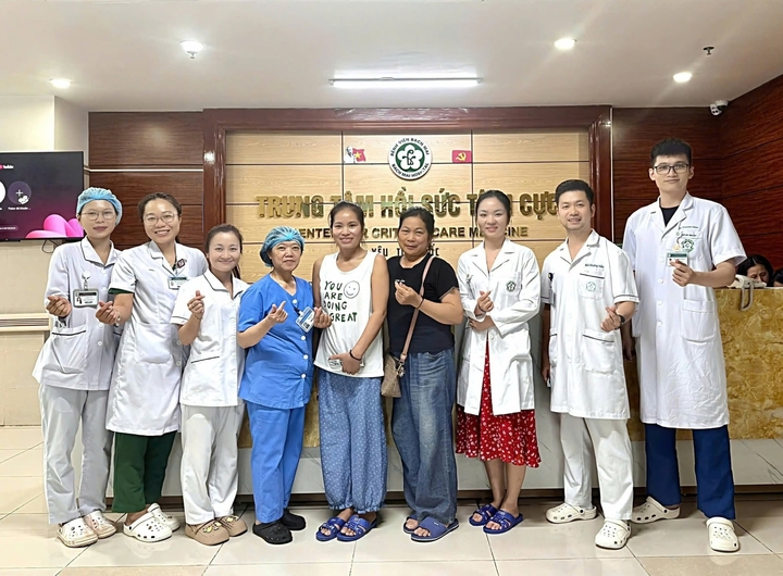 Ngày người bệnh trở lại gửi lời cảm ơn với đội ngũ cán bộ nhân viên y tế.