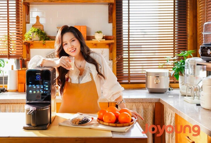Đại sứ Thu Nhi cùng Joyoung Việt Nam truyền cảm hứng về món sữa hạt quen thuộc và giàu dinh dưỡng cho người dùng tại Việt Nam.