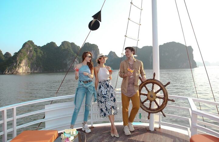 Du khách quốc tế không ngại chi tiền cho những dịch vụ cao cấp tại Hạ Long.