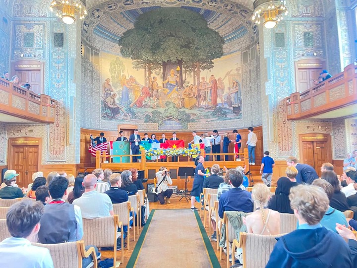 Năm 2026, Olympic Vật lý Châu Âu lần thứ 10 được tổ chức tại thành phố Gothenburg, Thụy Điển từ ngày 12/6 đến 16/6. Giải quy tụ 195 học sinh đến từ 35 nước châu Âu và 6 nước khách mời, trong đó có Việt Nam.