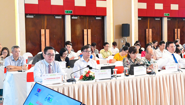 Các đại biểu tham gia diễn đàn.