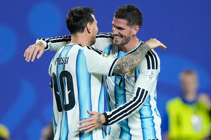 Messi sẽ bước sang tuổi 39 vào tuần tới. Trước World Cup 2026, anh gặp chấn thương ởgân kheo trong màu áo Inter Miami, khiến quá trình chuẩn bị bị ảnh hưởng phần nào.