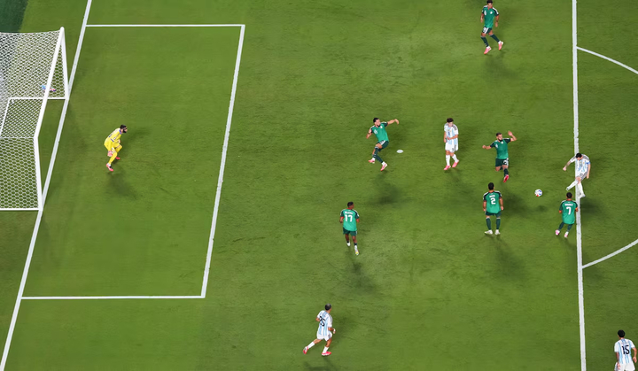 Với 16 pha lập công sau 6 kỳ World Cup, Messi cân bằng kỷ lục ghi nhiều bàn nhất lịch sử giải đấu của huyền thoại người Đức Miroslav Klose.