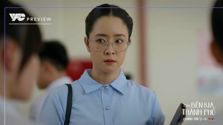 Mẹ Tuyết Lan phát hiện bí mật của con gái.
