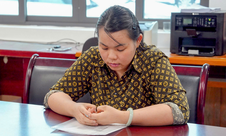 Nguyễn Phương Thảo tại cơ quan công an. (Ảnh: CACC)
