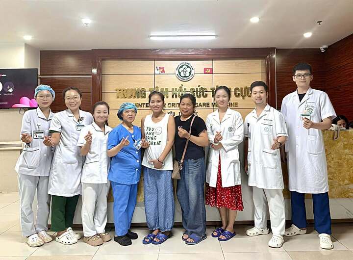Chị H (thứ 5 từ trái sang) đã khỏe mạnh, trở về cuộc sống bình thường.