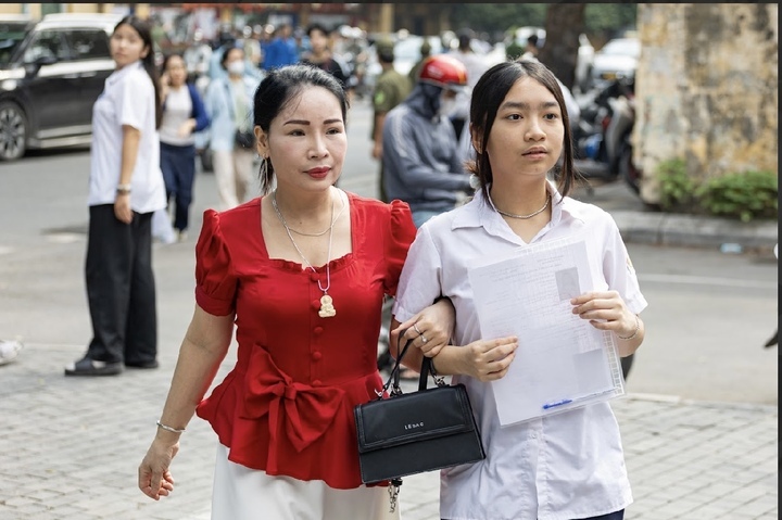 Tối mai 19/6, hơn 124.000 thí sinh Hà Nội sẽ biết kết quả thi và điểm chuẩn lớp 10 công lập. (Ảnh: Minh Đức)