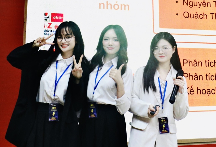Sau 4 năm đại học, điều lớn nhất Trang Nhung nhận được không chỉ là danh hiệu hay thành tích, mà là sự trưởng thành trong tư duy và cách nhìn nhận bản thân. “Mình không định nghĩa bản thân bằng một vị trí hay thành tích cụ thể, mà bằng những giá trị mình theo đuổi”, cô nói.