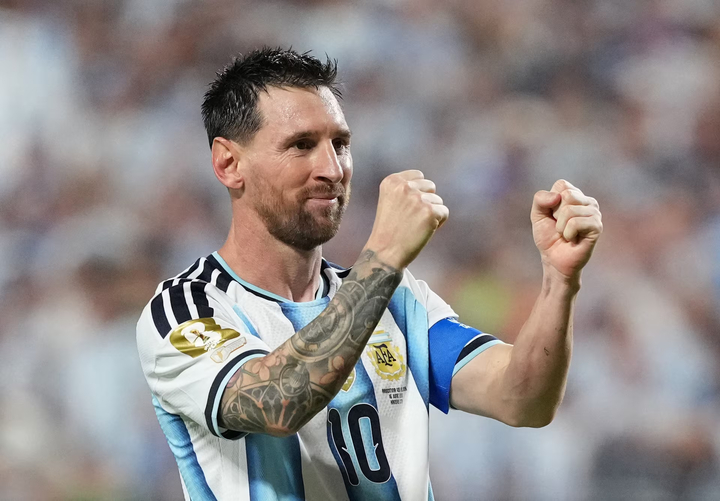 Messi tiết lộ anh bật khóc vì lý do không liên quan đến bóng đá sau khi mở tỷ số trong trận Argentina thắng 3-0 Algeria. (Ảnh: Reuters)