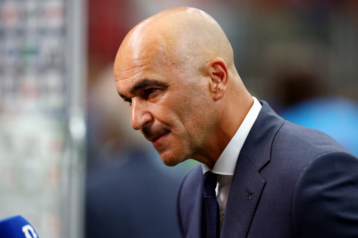 HLV Roberto Martinez cho rằng việc thay Ronaldo khỏi sân là điều "vô lý". (Ảnh: Reuters)