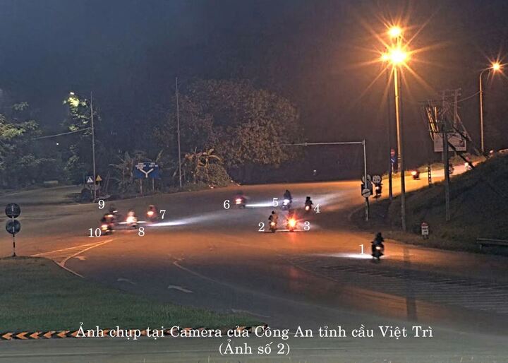 Camera AI ghi lại hình ảnh nhóm thanh thiếu niên mang theo hung khí đi đánh nhau. (Ảnh: Công an tỉnh Phú Thọ)