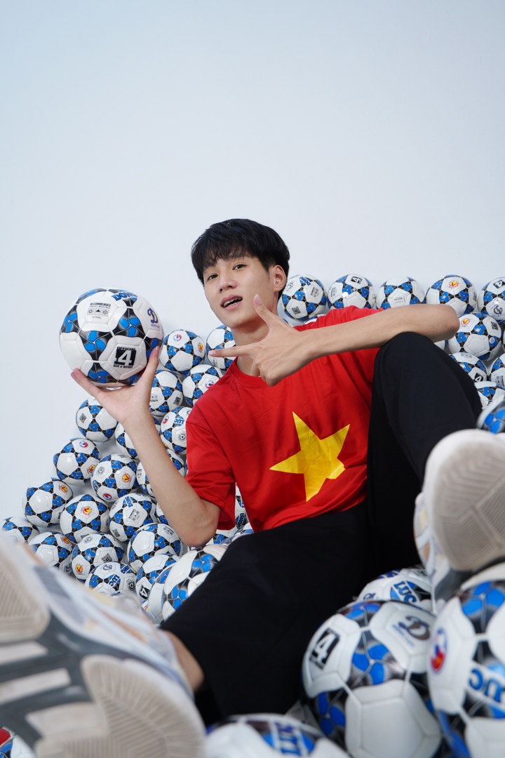 Từng làm lại từ con số 0, Văn Anh Neymar giờ sở hữu cộng đồng triệu người hâm mộ. (Ảnh: NVCC)