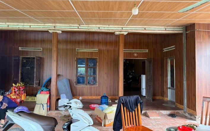 Hiện trạng nhà dân ốp gỗ công nghiệp do Lê Xuân Khang thi công. (Ảnh: Công an Lạng Sơn).