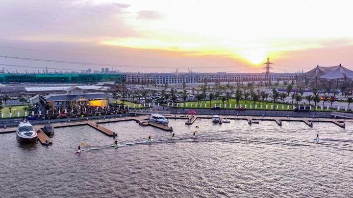 Bến du thuyền Royal Marina trở thành nơi bắt đầu của những chuyến du ngoạn khám phá thiên nhiên kỳ vĩ.