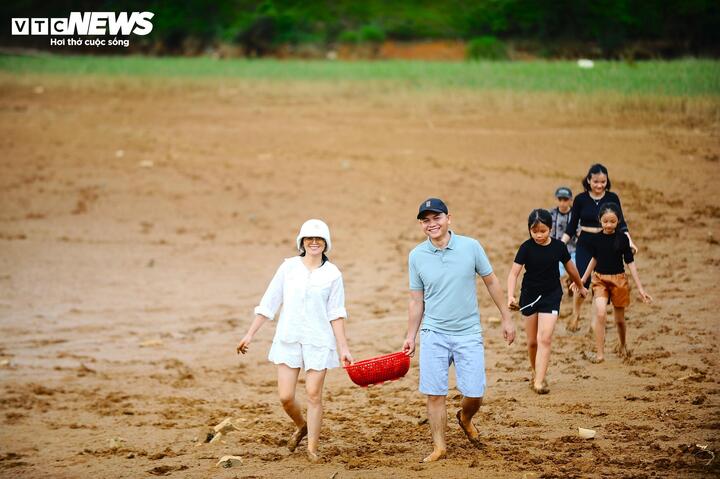 Chị Lê Vũ Ái Linh (du khách đến từ TP.HCM) cho hay: "Đây là chuyến du lịch Đà Lạt ấn tượng nhất của gia đình tôi".