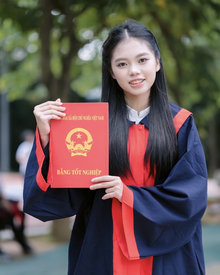 Em Trần Minh Hà - Thủ khoa lớp 10 công lập toàn thành phố Hà Nội năm 2026. (Ảnh: NVCC)