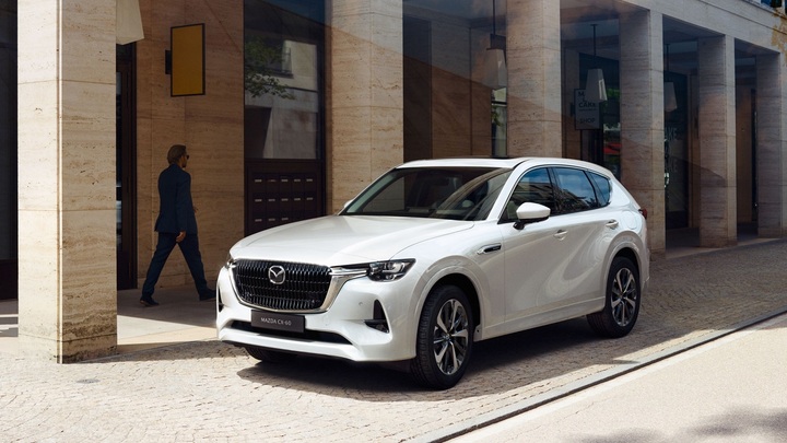 SUV hạng D tiệm cận xe sang Mazda CX-60 chính thức được giới thiệu ở Việt Nam.