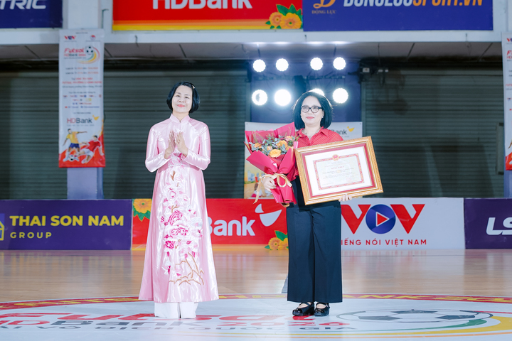 Trung tâm Quảng cáo và Dịch vụ Truyền thông (VOV) nhận bằng khen của Bộ Văn hoá, Thể thao và Du lịch