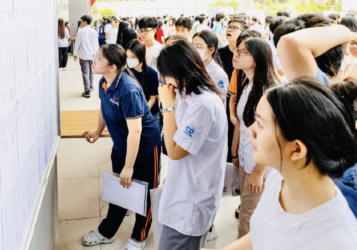 Hà Nội có 15 thủ khoa lớp chuyên, một nữ sinh thành thủ khoa kép. (Ảnh minh hoạ)
