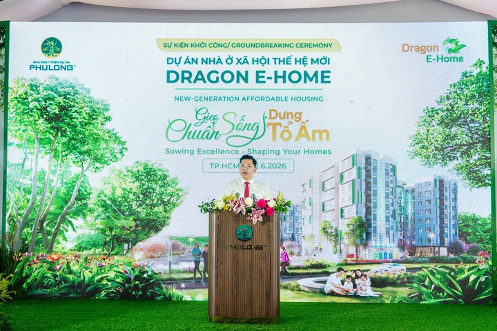 Ông Hoàng Nguyên Dinh – Phó Chủ tịch UBND TP.HCM ghi nhận những đóng góp của doanh nghiệp trong việc mở rộng cơ hội an cư cho người dân Thành phố.