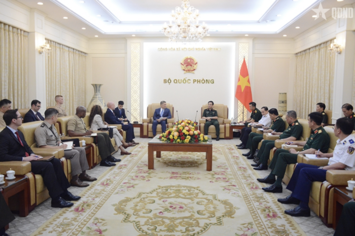 Quang cảnh buổi tiếp.